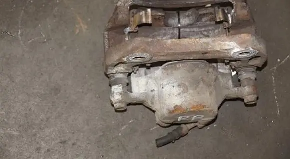 Opel Insignia A Front brake caliper
