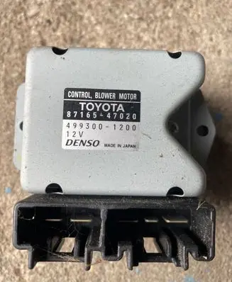 Toyota Prius (XW20) Coolant fan relay 8716547020 4993001200