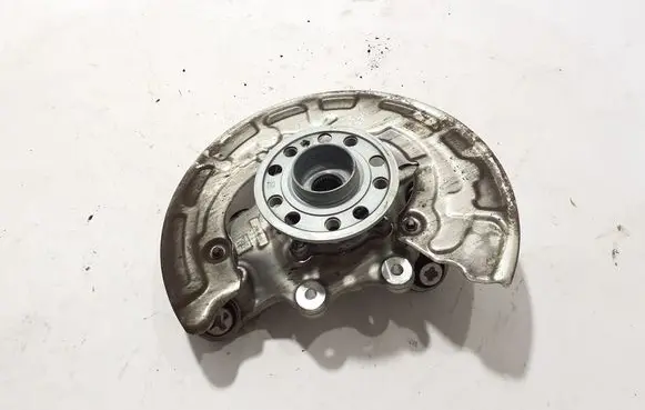 Rear wheel hub