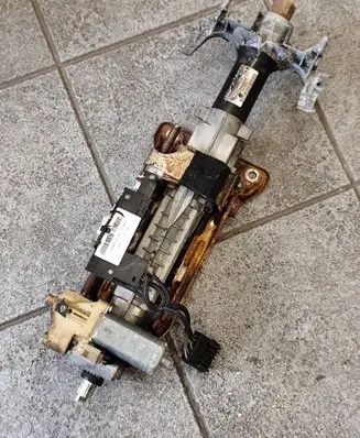 BMW X5 E70 Steering wheel axle 6786603 32306786603