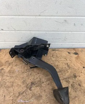 Mercedes-Benz S W220 Brake pedal A2202901119