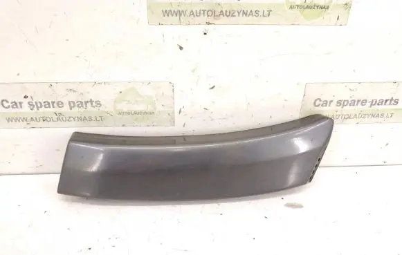 Rear fender molding trim