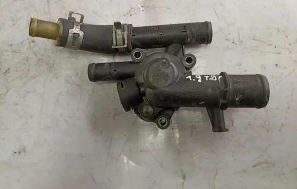 Suzuki Grand Vitara II Thermostat/thermostat housing 8200112054B V217089C07H3