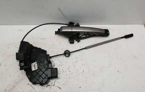 Volvo XC70 Front door lock 31253286 A048317
