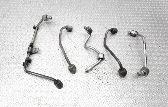Fuel injector supply line/pipe