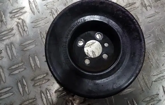 Audi A4 S4 B5 8D Crankshaft pulley 028105253a