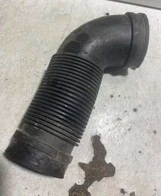 Opel Zafira B Air intake hose/pipe 55353872