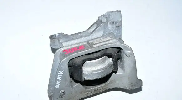Engine mounting bracket