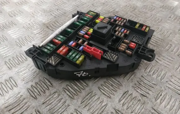 BMW 5 F10 F11 Fuse box set 9252813