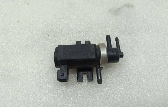 Volkswagen Transporter - Caravelle T4 Turbo solenoid valve 1H0906627 72190320