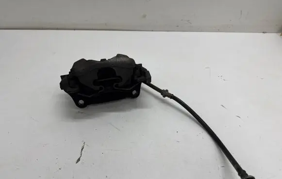Nissan Qashqai J12 Front brake caliper