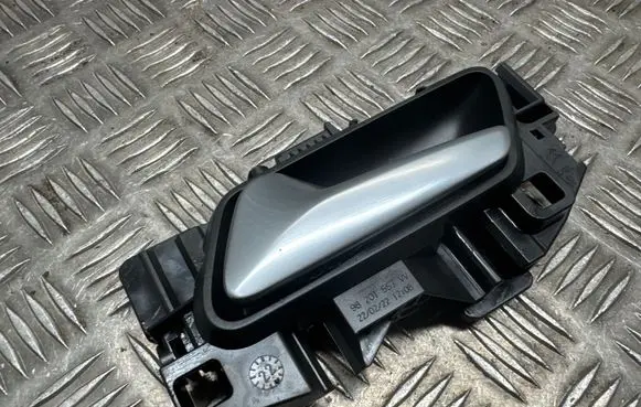 Opel Grandland X Rear door interior handle 98201553