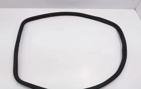 Mercedes-Benz Vito Viano W639 Rear door glass trim molding