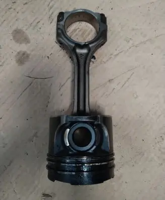 Mitsubishi ASX Piston with connecting rod