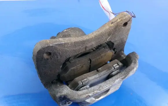 Mitsubishi Pajero Pinin Front brake caliper