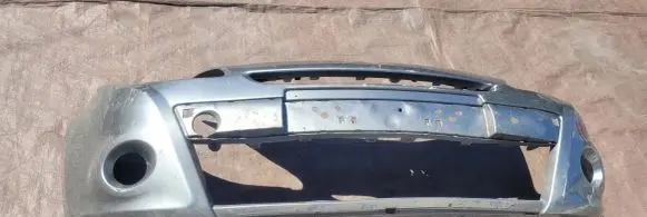 Renault Clio III Front bumper 8200799935