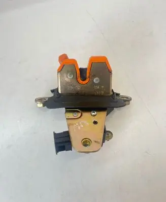 Skoda Octavia Mk1 (1U) Tailgate/trunk/boot lock/catch/latch 1U9827501B