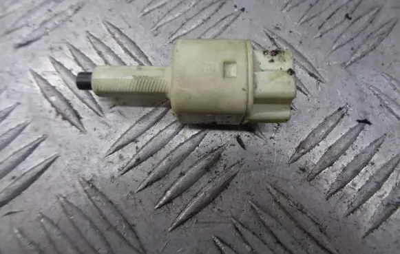 Toyota Avensis T250 Brake pedal sensor switch