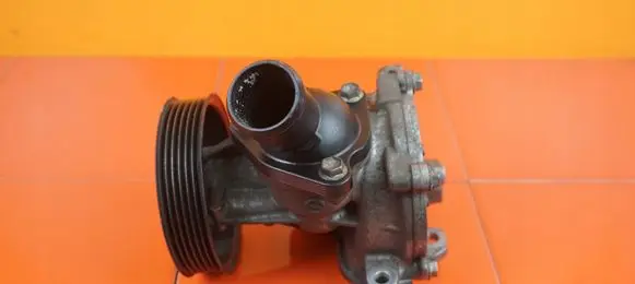 Suzuki Grand Vitara II Water pump 19MB37