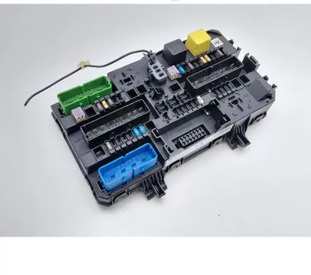 Opel Astra H Fuse module 13206762 13206762HK