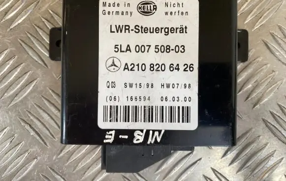 Mercedes-Benz E W210 Light module LCM A2108206426 166594 5LA00750803