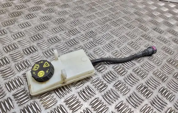 Ford C-MAX II Brake fluid reservoir Bz02c
