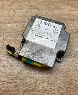 Volkswagen PASSAT B5.5 Airbag control unit/module 6Q0909605C 5WK482900