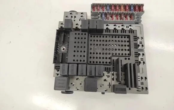 Volvo S60 Fuse module 30679527 08696098 04W203