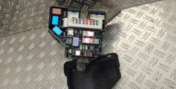 Toyota Verso-S Fuse box set
