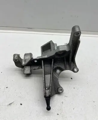 Ford Focus Engine mounting bracket F1BQ9B470AA