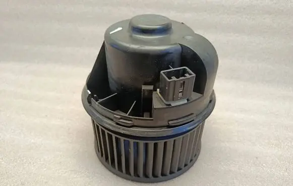 Ford Focus Heater fan/blower 3M5H18456AD