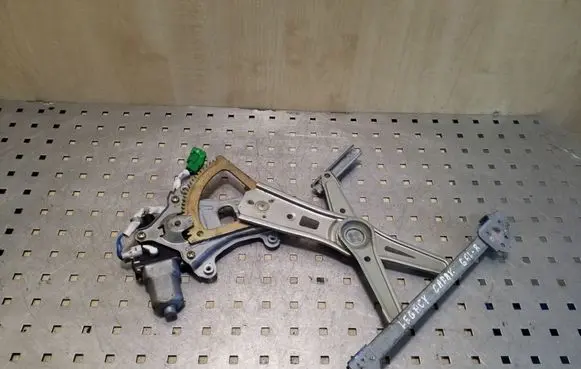 Subaru Legacy Rear door window regulator with motor