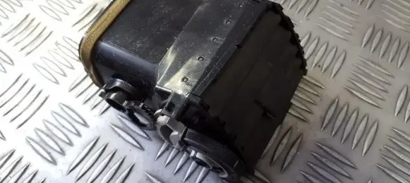 Toyota Auris 150 Dash center air vent grill