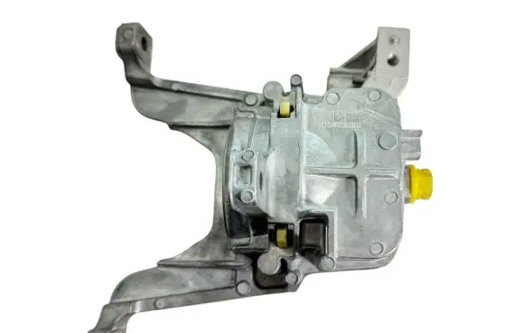 Mercedes-Benz CLA C117 X117 W117 Engine mount bracket A2472402000