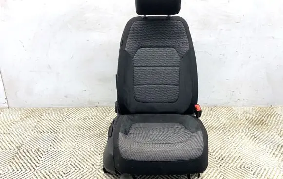 Volkswagen PASSAT B7 Front passenger seat 