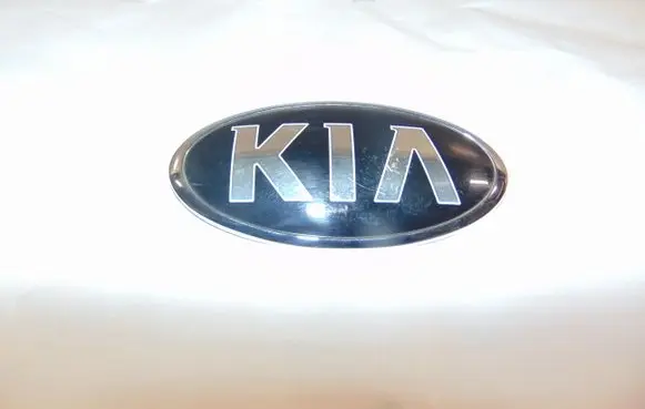 KIA Optima Manufacturer badge logo/emblem 863183R500