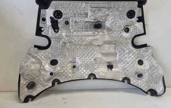 Volkswagen Touareg II Heat shield in engine bay 7P6819523
