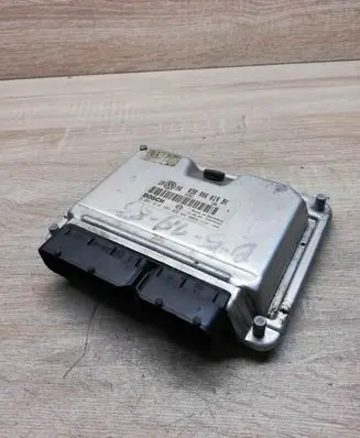 Volkswagen PASSAT B5.5 Engine control unit/module ECU 038906019BK 0281010305