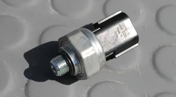 Mazda CX-3 Air conditioning (A/C) pressure sensor 92CP8-13 CZUJNIK-KLIMY CZUJNIK-CISNIENIA