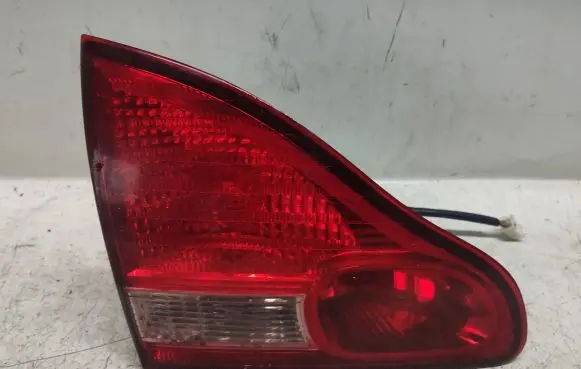Toyota Avensis Verso Tailgate rear/tail lights