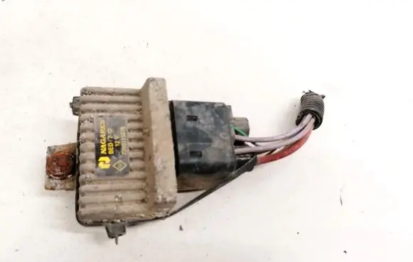 Glow plug pre-heat relay