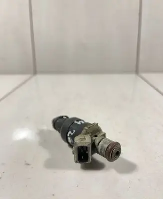 Audi A6 S6 C4 4A Fuel injector 078133551D