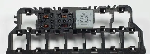 Audi TT Mk1 Relay mounting block 8N0937503