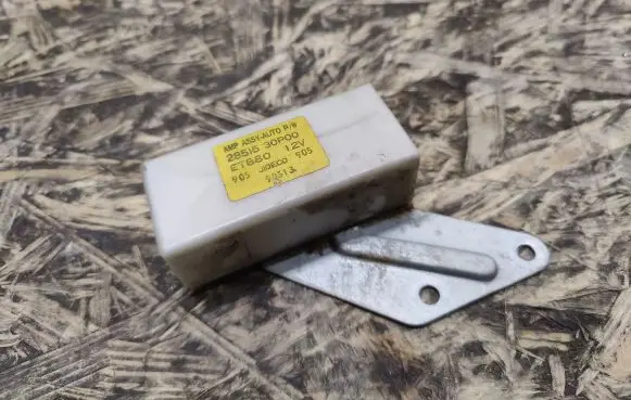 Nissan 240ZX, 280ZX, 300ZX Window control relay 2851530P00