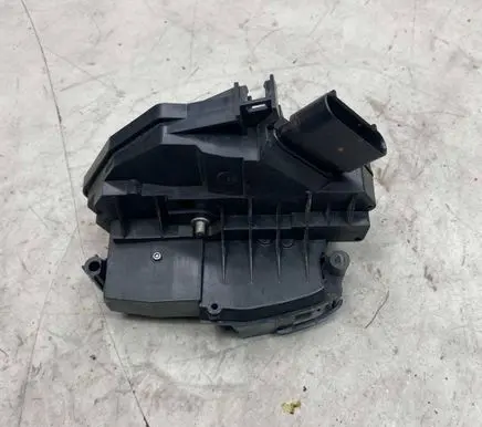 Volvo S60 Front door lock 31301740 245121 A046465