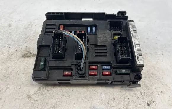 Peugeot Partner Fuse module U118470002J BSMB2 9650618580