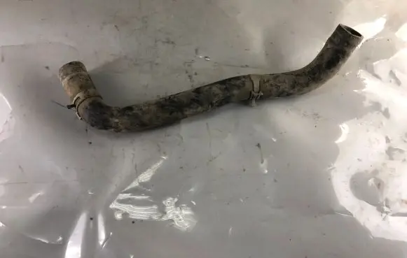 Nissan Patrol Y61 Engine coolant pipe/hose