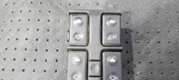 BMW 7 E32 Electric window control switch 1379075