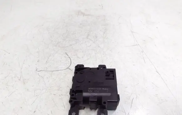 Toyota Prius (XW50) Air flap motor/actuator 0638002031