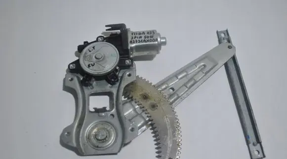 Nissan Tiida C11 Rear door window regulator with motor 82731AX00A